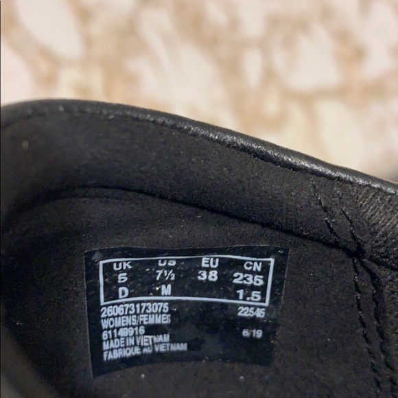 Clarks - Picture 4 of 5